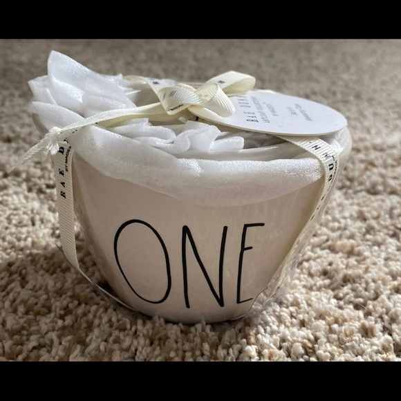 Rae Dunn Other - White Rae Dunn Measuring cups